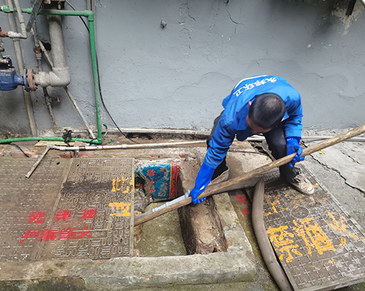 东凤镇清掏化粪池